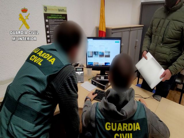 La Guardia Civil desarticula un grupo criminal que había estafado más de 2.000.000 de euros en 32 provincias del país - 3, Foto 3