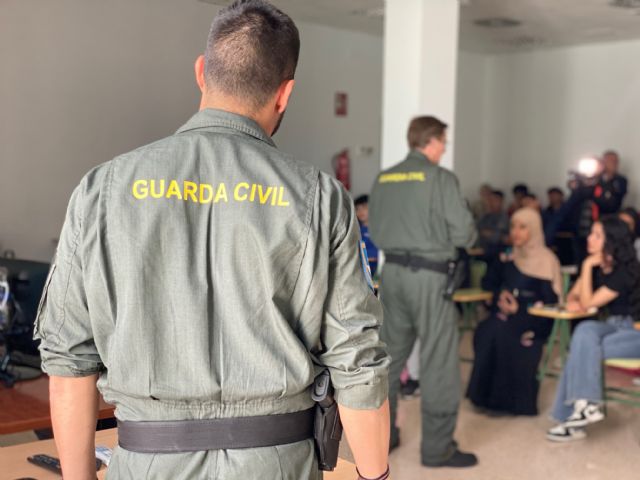 Charla sobre acoso dirigida a jóvenes - 2, Foto 2