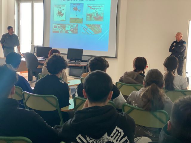 Charla sobre acoso dirigida a jóvenes - 4, Foto 4