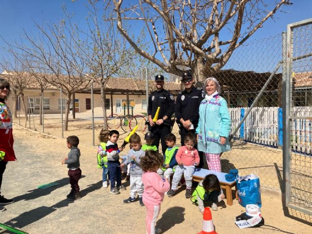 La policia local visita la e.m.e.i. “colorines” - 4, Foto 4