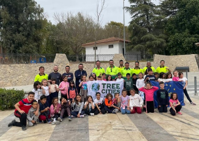 El Programa Municipal de Educación Ambiental lleva el Día del Árbol a los colegios José Marín y Juan Ramón Jiménez - 1, Foto 1