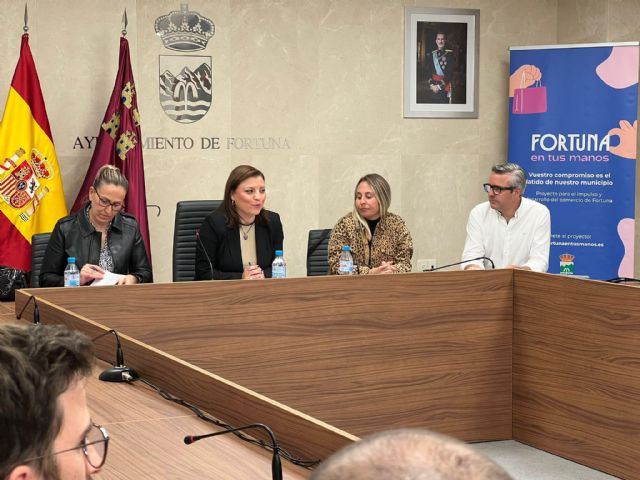 La alcaldesa presenta el proyecto 'Fortuna en tus manos' con el objetivo de revolucionar el comercio local - 2, Foto 2