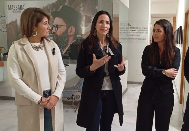 Laura Molina da la bienvenida a la primavera con su exposición `Pétalos´ - 3, Foto 3