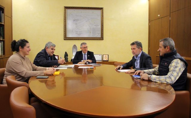 Urrea mantiene una reunión de trabajo con la CR de Lorca - 1, Foto 1