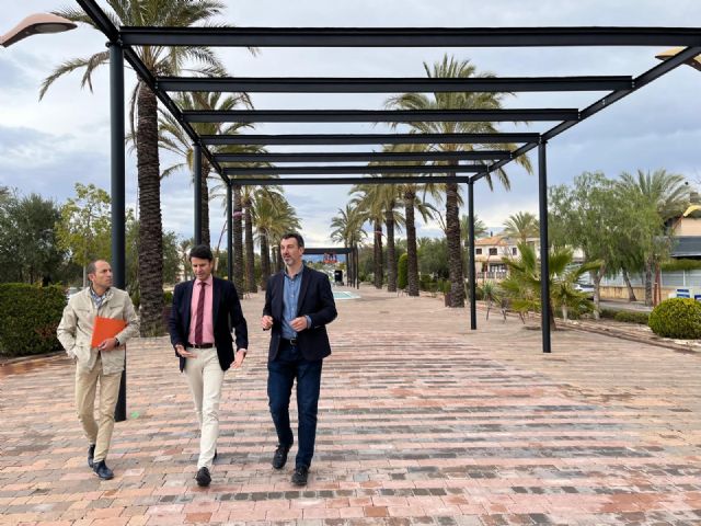El equipo de Gobierno local ultima los trabajos  de adaptación al clima en el jardín de El Panderón y en el Bulevar de la urbanización La Quinta - 2, Foto 2