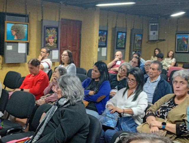 Grupo literario Luciérnagas realizó inolvidable recital poético en el Día Internacional de la Poesía - 3, Foto 3