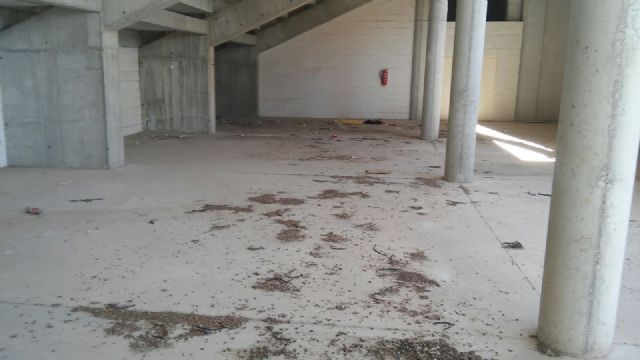 El PSOE denuncia el vergonzoso abandono del Artés Carrasco - 2, Foto 2