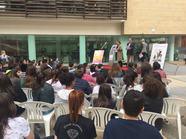 Las Bibliotecas Municipales conmemoran el Día del Libro con la lectura pública de Matilda en el centenario del nacimiento de Roald Dahl - 1, Foto 1