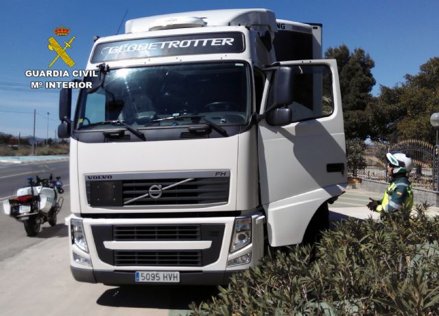 La Guardia Civil intercepta al conductor de un vehículo articulado de 40 toneladas conduciendo bajo los efectos de drogas - 5, Foto 5