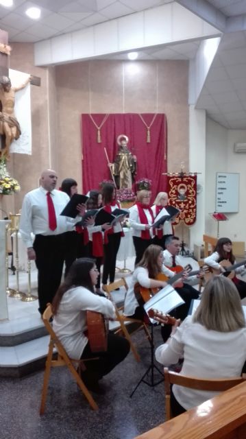 El coro parroquial de San Ginés muestra su lado más solidario - 2, Foto 2