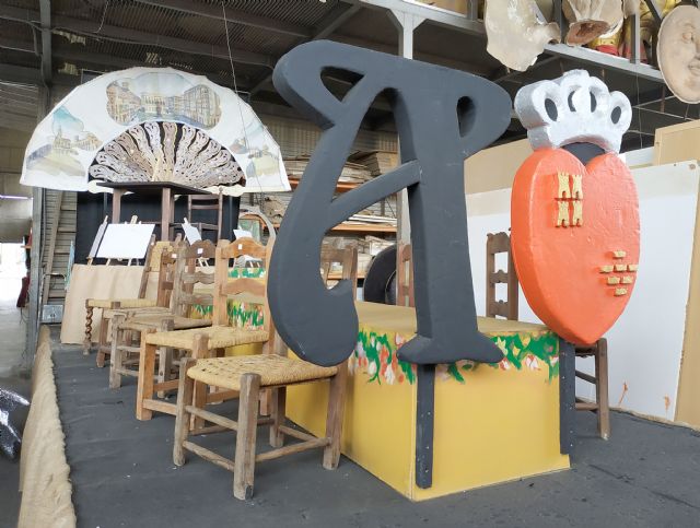 Demostración de decoración y pintura de abanicos, el tema que el Gremio Regional de Artesanías Varias - 1, Foto 1