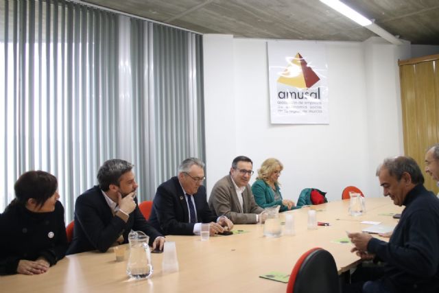 El PSOE propone que las empresas implanten un registro horario para regular la jornada laboral - 2, Foto 2