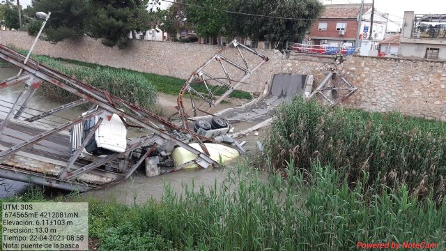 La Confederación Hidrográfica del Segura autoriza al Ayuntamiento de Murcia la retirada del cauce del río Segura del puente y la hormigonera - 1, Foto 1