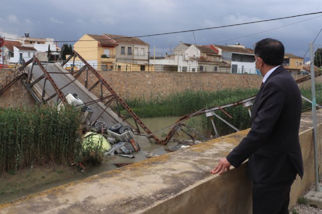 El Ayuntamiento ha trabajado en tiempo récord para retirar el camión y el puente siniestrado en el cauce del río - 4, Foto 4