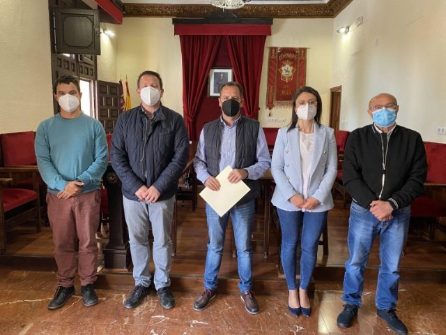 El Ayuntamiento de Mula renueva el convenio de colaboración con la Asociación de Tamboristas - 1, Foto 1