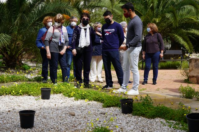 Taller intergeneracional para cultivar especies autóctonas y replantar una zona urbana - 1, Foto 1