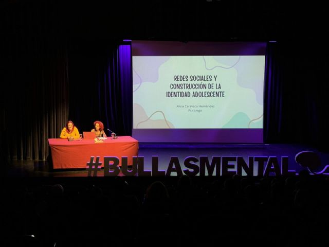 Redes sociales y la construcción de la identidad en la adolescencia fueron los temas en la cuarta charla de #Bullasmental - 1, Foto 1