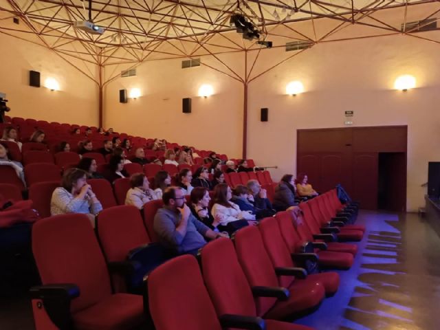 Redes sociales y la construcción de la identidad en la adolescencia fueron los temas en la cuarta charla de #Bullasmental - 3, Foto 3