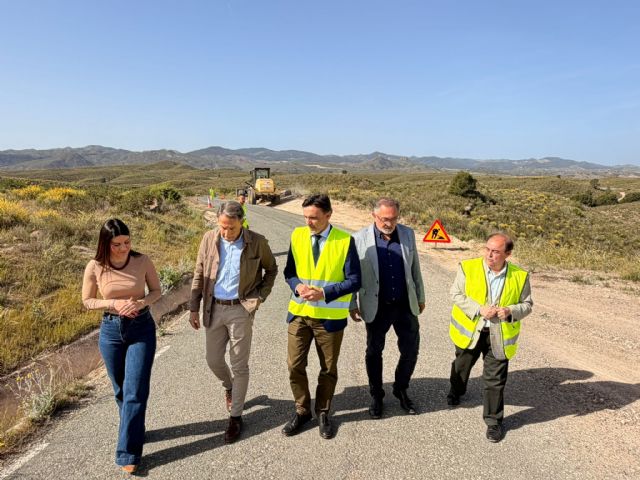 La Comunidad inicia la mejora del firme de la carretera que une Lorca y el pantano de Puentes - 2, Foto 2