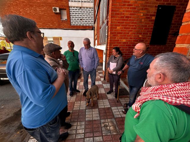 Desahucio en El Palmar deja a una familia en la calle tras 14 años de alquiler mientras la PAH denuncia prioridad del negocio sobre los derechos humanos - 2, Foto 2