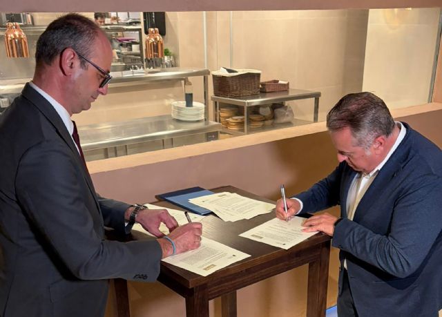 La Consejería de Educación y HoyTú impulsarán la FP Dual intensiva en la hostelería y el turismo - 2, Foto 2