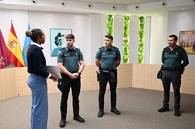 Alhama de Murcia reconoce a los guardias civiles que salvaron la vida de una bebé tras una parada cardiorrespiratoria - 4, Foto 4