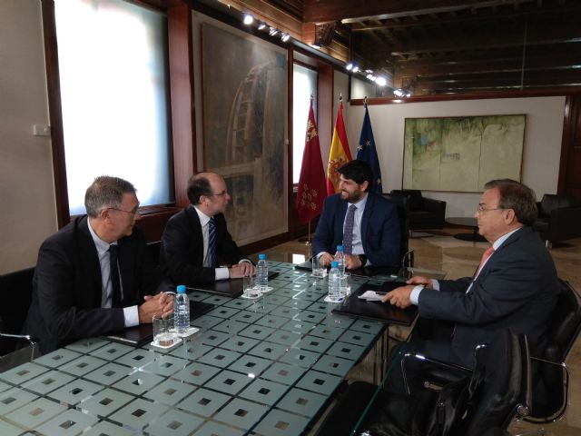 López Miras se reúne con el decano del Colegio Oficial de Ingenieros de Caminos, Canales y Puertos de Murcia - 1, Foto 1