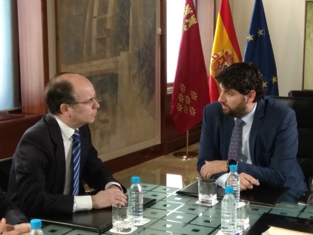 López Miras se reúne con el decano del Colegio Oficial de Ingenieros de Caminos, Canales y Puertos de Murcia - 2, Foto 2