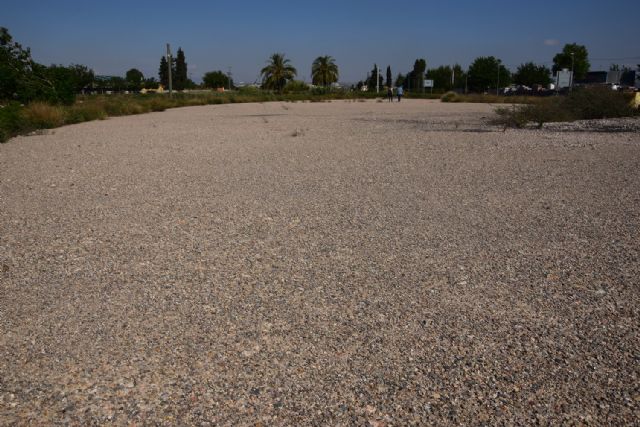 Cambiemos Murcia pide al Ayuntamiento que suspenda la licencia de una gasolinera a diez metros del río - 1, Foto 1