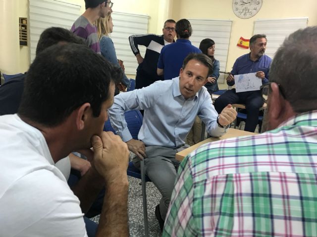 El Alcalde se reúne con los vecinos de Almendricos para informarles de una nueva inversión de 120.000 € para dotar de suministro eléctrico definitivo a más de 50 familias - 3, Foto 3