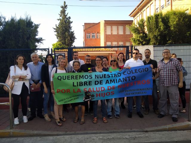 El PSOE solicitará la retirada del amianto presente en los tejados del comedor y en los pabellones de Primaria del colegio Jacinto Benavente - 1, Foto 1