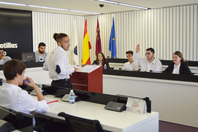 Los alumnos del IES Salvador Sandoval se forman como especialistas de debate - 2, Foto 2