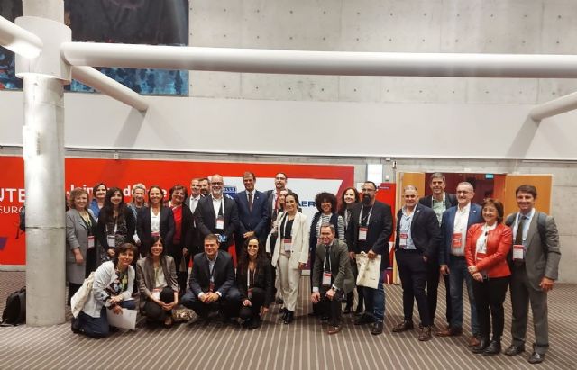 La Región promueve la puesta en marcha de nuevas conexiones aéreas en la feria Routes Europe - 1, Foto 1