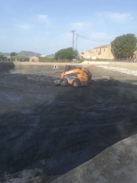 El Ayuntamiento de Lorca pone en marcha labores de limpieza y mantenimiento en el estanque de Doña Inés - 3, Foto 3
