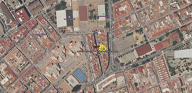 Servicios de emergencia atienden y trasladan a dos heridos por inhalación de humo en incendio de vivienda en Molina - 1, Foto 1