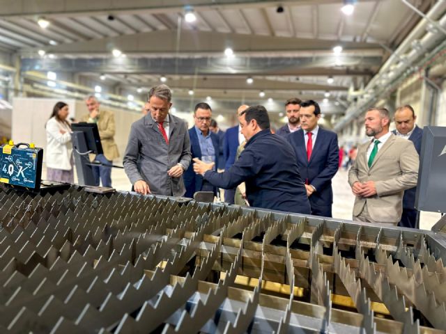 Fulgencio Gil: El gobierno de Lorca apuesta por el sector industrial como motor clave para el desarrollo económico del municipio y esta jornada es un ejemplo dentro de esa línea de trabajo - 2, Foto 2