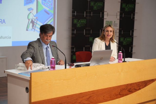 Primera sesión formativa de la Escuela de Familias de Política Social con la conferencia del psicólogo Javier Urra - 1, Foto 1