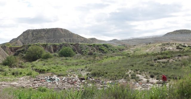 El SEPRONA investiga movimientos ilegales de tierra y enterramiento de residuos en barranco Hondo - 1, Foto 1