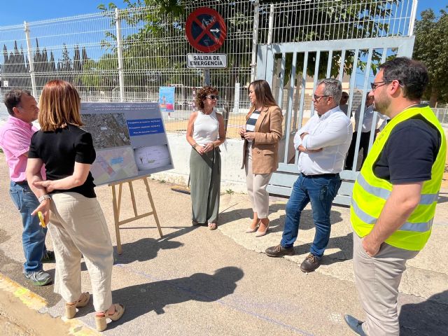 El Ayuntamiento impulsa una nueva acera junto al CEIP Nicolás Raya de Sangonera la Verde para mejorar la seguridad escolar - 1, Foto 1