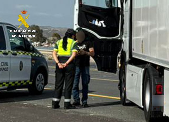 La Guardia Civil investiga a un camionero por conducir bajo los efectos de la cocaína - 3, Foto 3