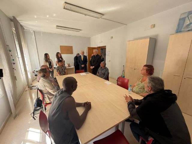 El Obispo de Cartagena visita la Hospitalidad Santa Teresa y alaba su labor con los más desfavorecidos - 1, Foto 1