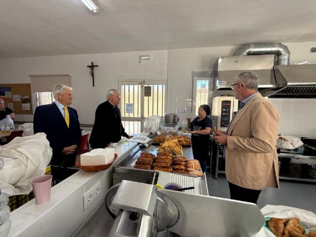 El Obispo de Cartagena visita la Hospitalidad Santa Teresa y alaba su labor con los más desfavorecidos - 3, Foto 3