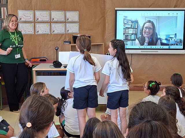 Alumnos de Murcia celebran el Día de la Diversidad Cultural con una conexión en directo con la NASA y actividades internacionales - 2, Foto 2