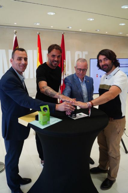 Correos presenta el sello dedicado al centenario del Real Murcia C.F - 2, Foto 2