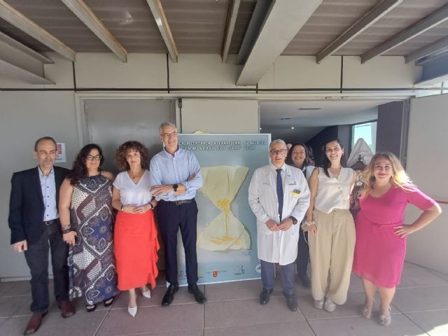 Entregados los premios del certamen de relatos de aulas hospitalarias �En mi verso soy libre�, Foto 2