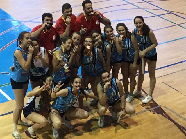 Las féminas del Club Voleibol Al-kazar se hacen con el bronce en el Campeonato de España - 1, Foto 1