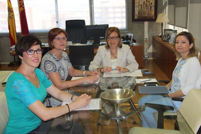 El AMPA de La Asunción registra 808 firmas para trasmitir a la Consejería su rechazo al cierre de una línea de Infantil - 2, Foto 2