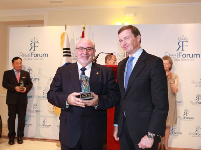 El Real Fórum premia a la UCAM por sus 20 años de labor educativa, económica y evangelizadora - 1, Foto 1