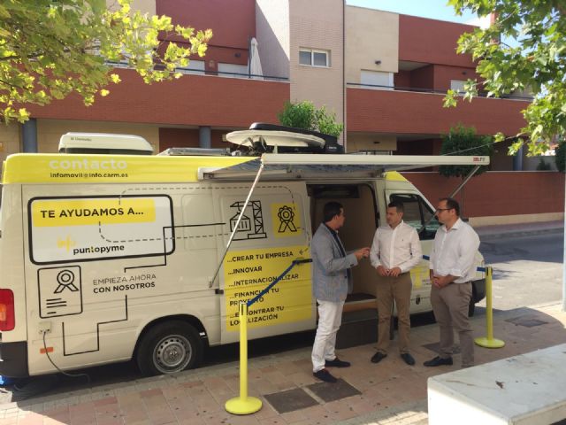 Hoy hemos contado en Alcantarilla con el servicio del INFOmóvil del Instituto de Fomento de la Región de Murcia - 2, Foto 2