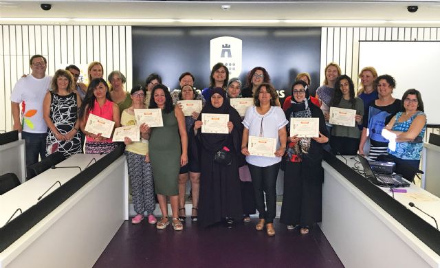 El curso de costura de 'Proyecto Abraham' en Las Torres de Cotillas entrega sus diplomas - 4, Foto 4